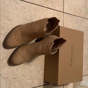 Pointed ankle heels